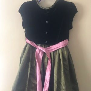 Girls flower pattern dress